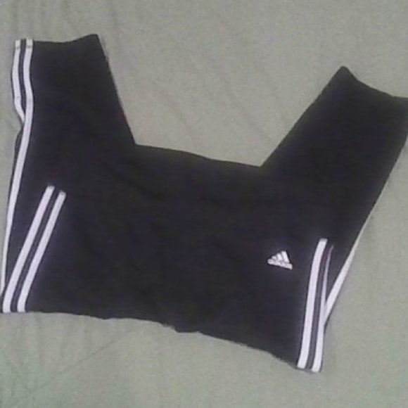 Adidas: XL adidas Capris - Picture 2 of 4